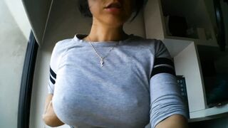 Italian Babe Shows off Tits to Tipper