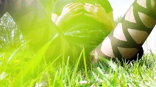 FINGER FUCKING OUTDOORS