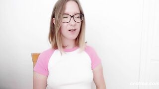 Amelia Gives Us a Sexy Show Outdoors