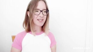 Amelia Gives Us a Sexy Show Outdoors