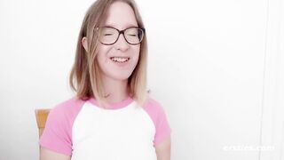 Amelia Gives Us a Sexy Show Outdoors