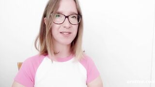 Amelia Gives Us a Sexy Show Outdoors