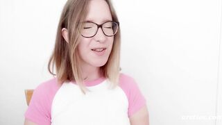 Amelia Gives Us a Sexy Show Outdoors