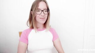 Amelia Gives Us a Sexy Show Outdoors