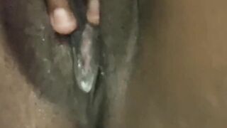 SOUTH AFRICAN GIRL SQUIRTING AND CREAMING
