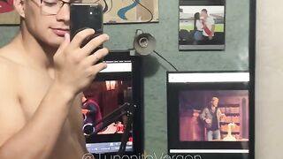 Mi Prima vio mi Enorme Verga y quiso tocarla