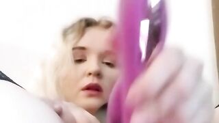 Vibrating pussy very hard